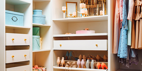 Dicas adicionais para criar um closet funcional e organizado 